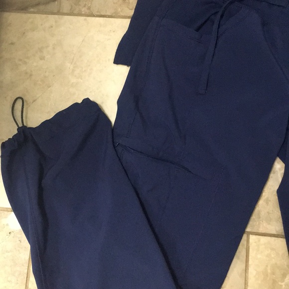 Infinity scrubs Navy blue set - Picture 3 of 5